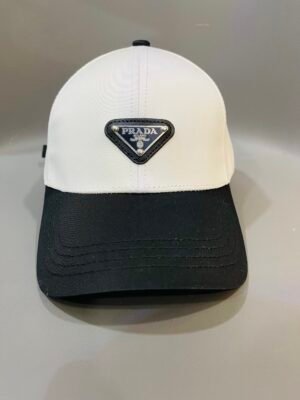 WHITE AND BLACK BASEBALL CAP