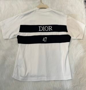 CREW NECK COTTON T-SHIRT FEATURING A BLACK HORIZONTAL STRIPE ACROSS THE BACK